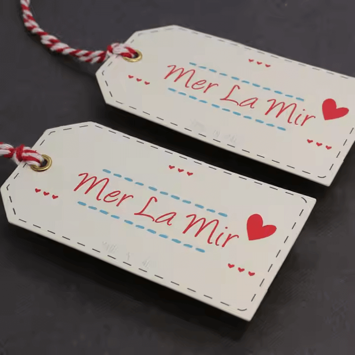 Women clothing hangtags